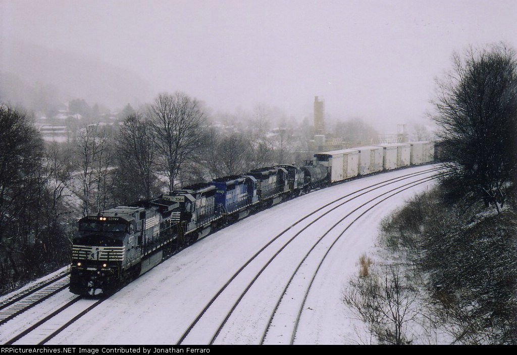 NS Train T-11A